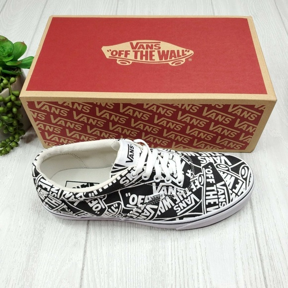 Vans Doheny Monogram Bold Logo Low Top Sneakers - Picture 4 of 6